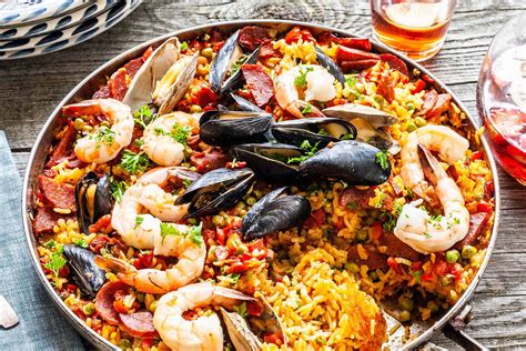  Paella！一盤鮮美的海洋寶藏，蘊藏著地中海的陽光與熱情